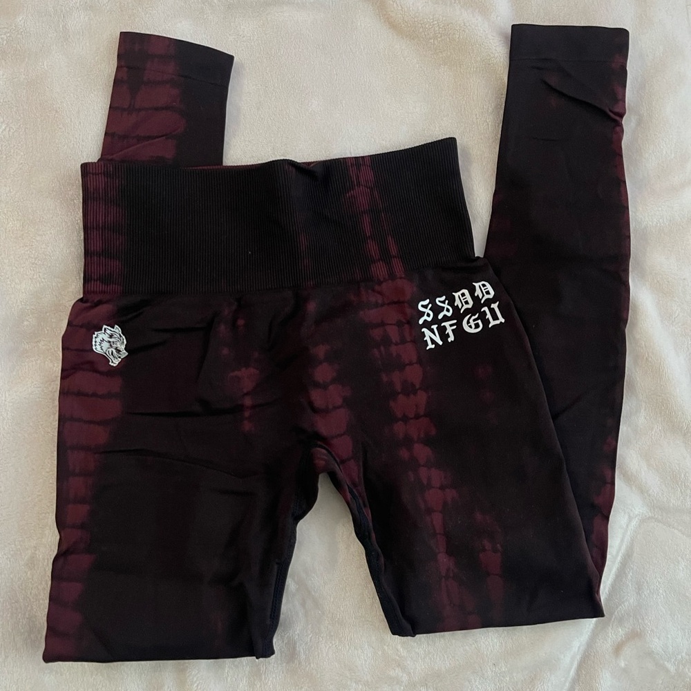 Seamless serpent leggings